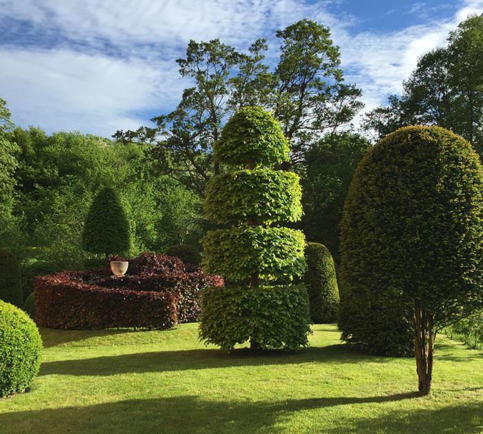 topiary-country-garden-3